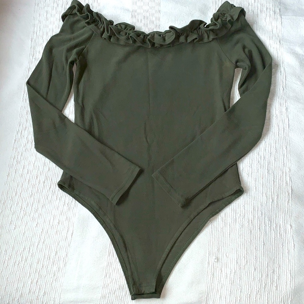 Glam off shoulder bodysuit